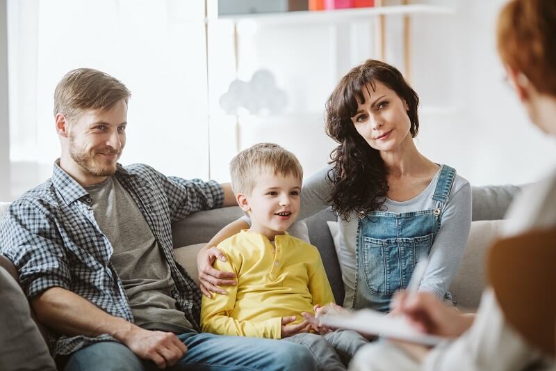 Para z dzieckiem na terapii dla par i rodzin w Krakowie